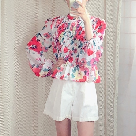 NWT En Saison Multi Color Smocked Floral Top in White Multi Size Small - Picture 1 of 5